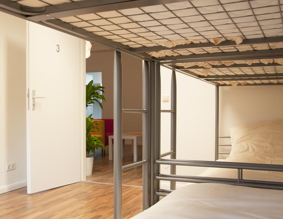 Mac City Hostel Hamburg-Harburg Buitenkant foto
