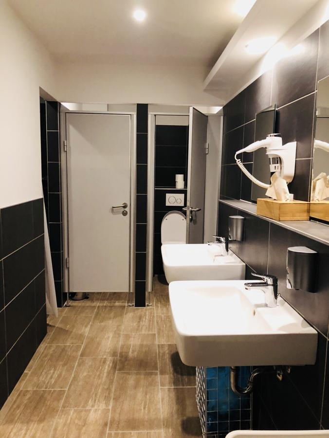 Mac City Hostel Hamburg-Harburg Buitenkant foto