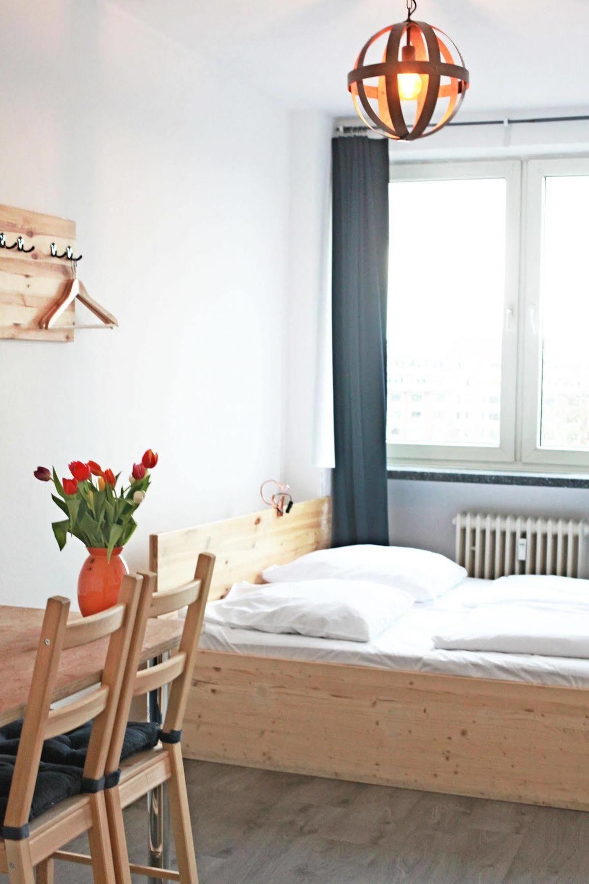 Mac City Hostel Hamburg-Harburg Buitenkant foto